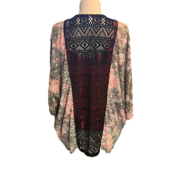 WOMENS floral lace back cardigan. - Picture 6 of 11